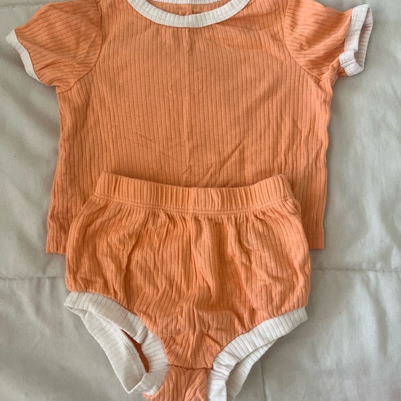 shorts set with t-shirt, additional diapers - Picture 3 of 3